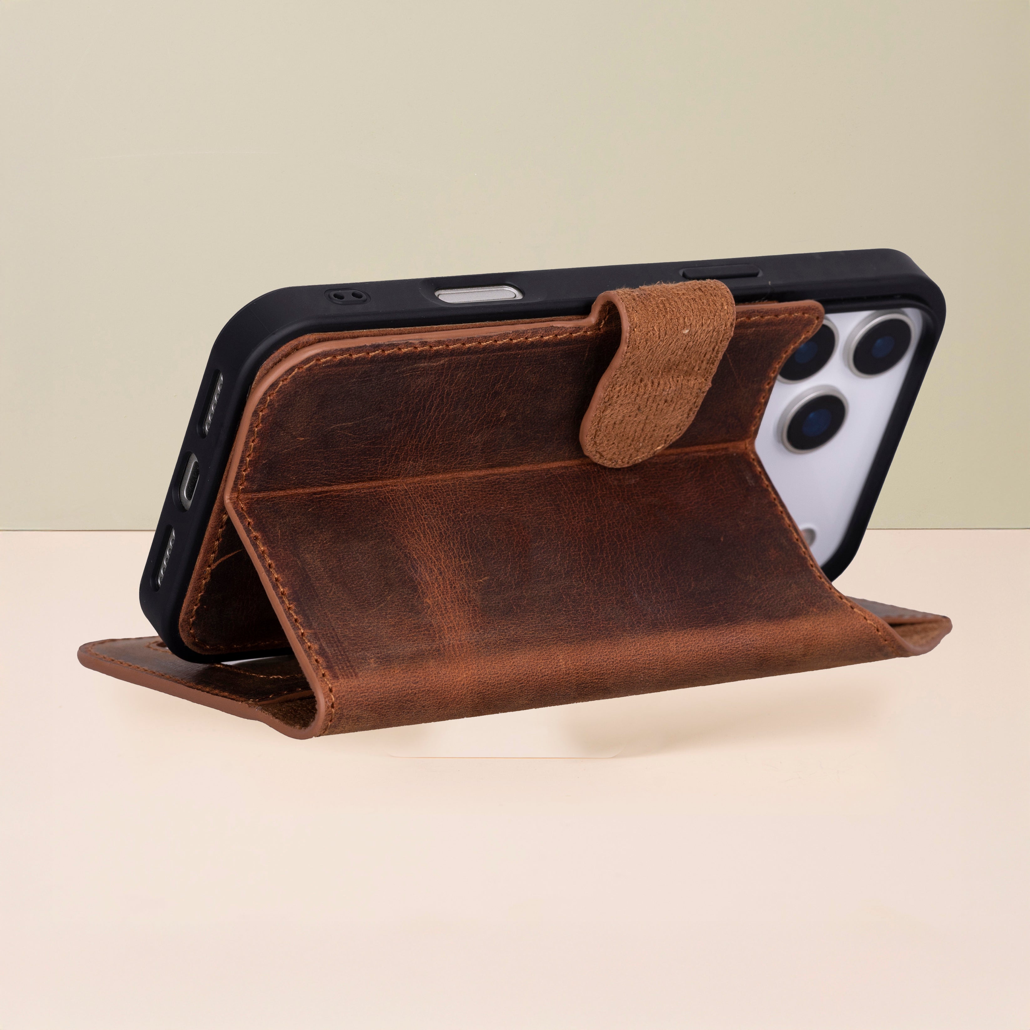 Leather iPhone 18 Pro Wallet Case – Brown - Austin