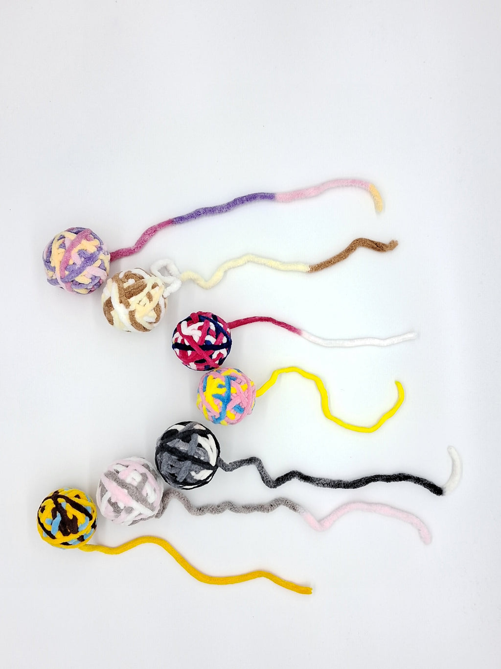 Kitty Cat Yarn Ball (SMALL)