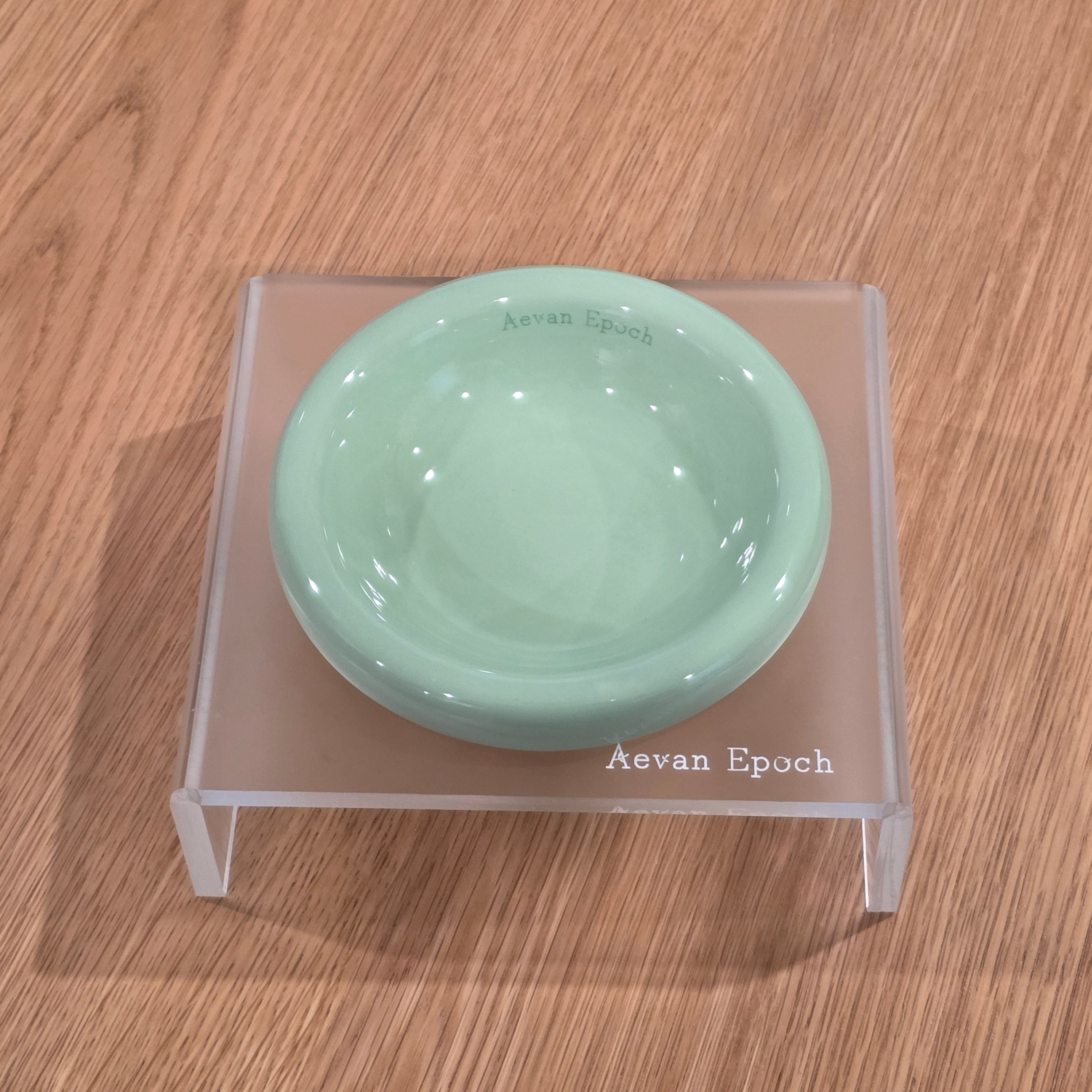Aevan Epoch | Frosted Acrylic Pet Bowl Stand