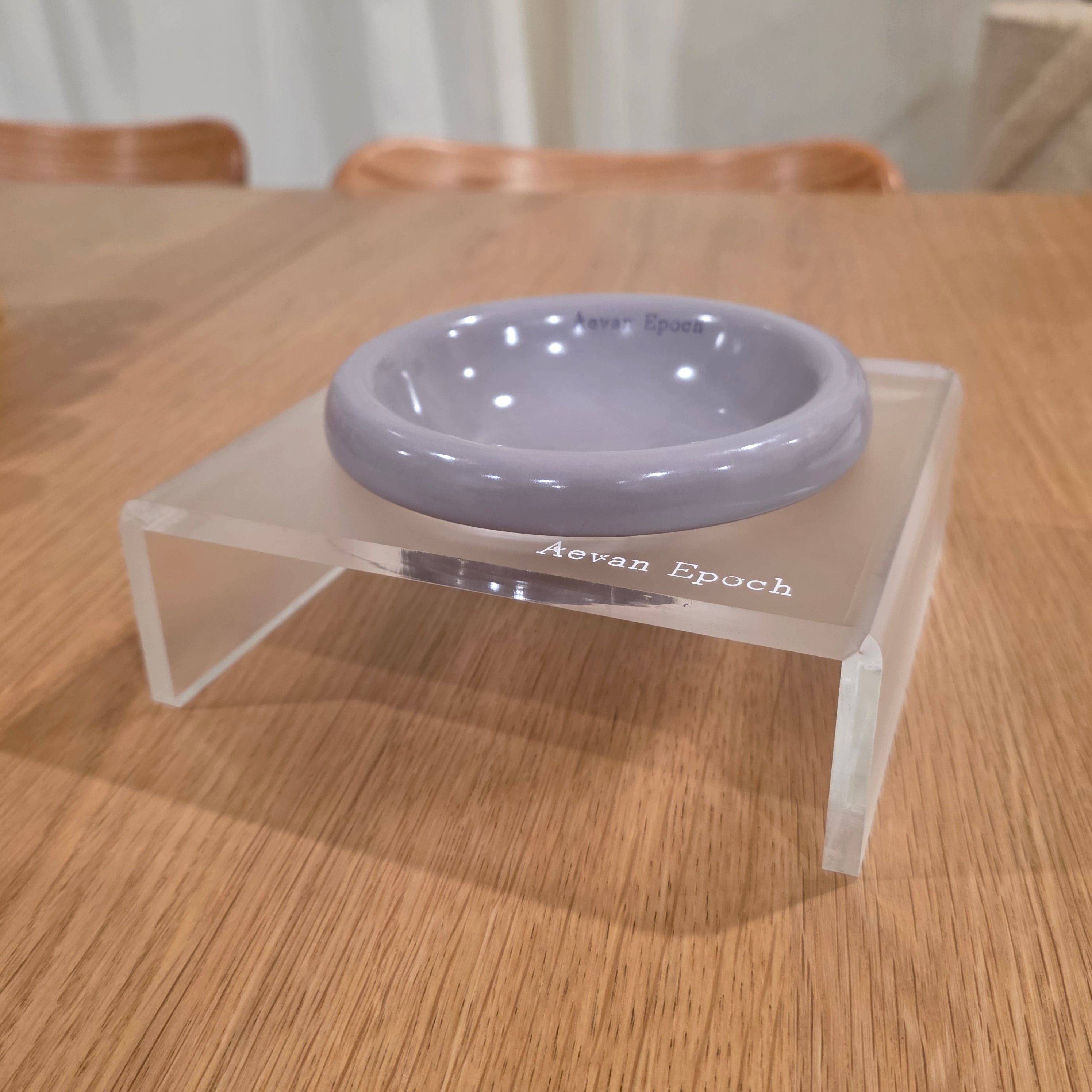 Aevan Epoch | Frosted Acrylic Pet Bowl Stand