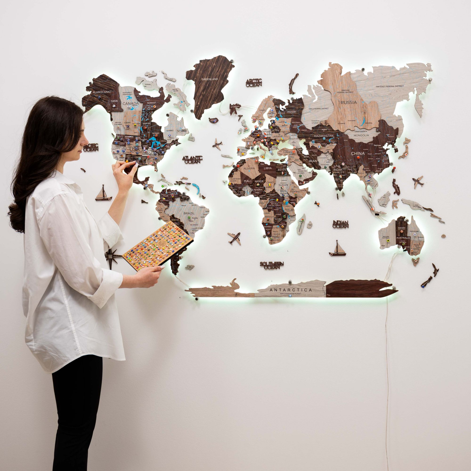 3D LED / LUMINOUS Wooden World Map 3.0 Cappuccino