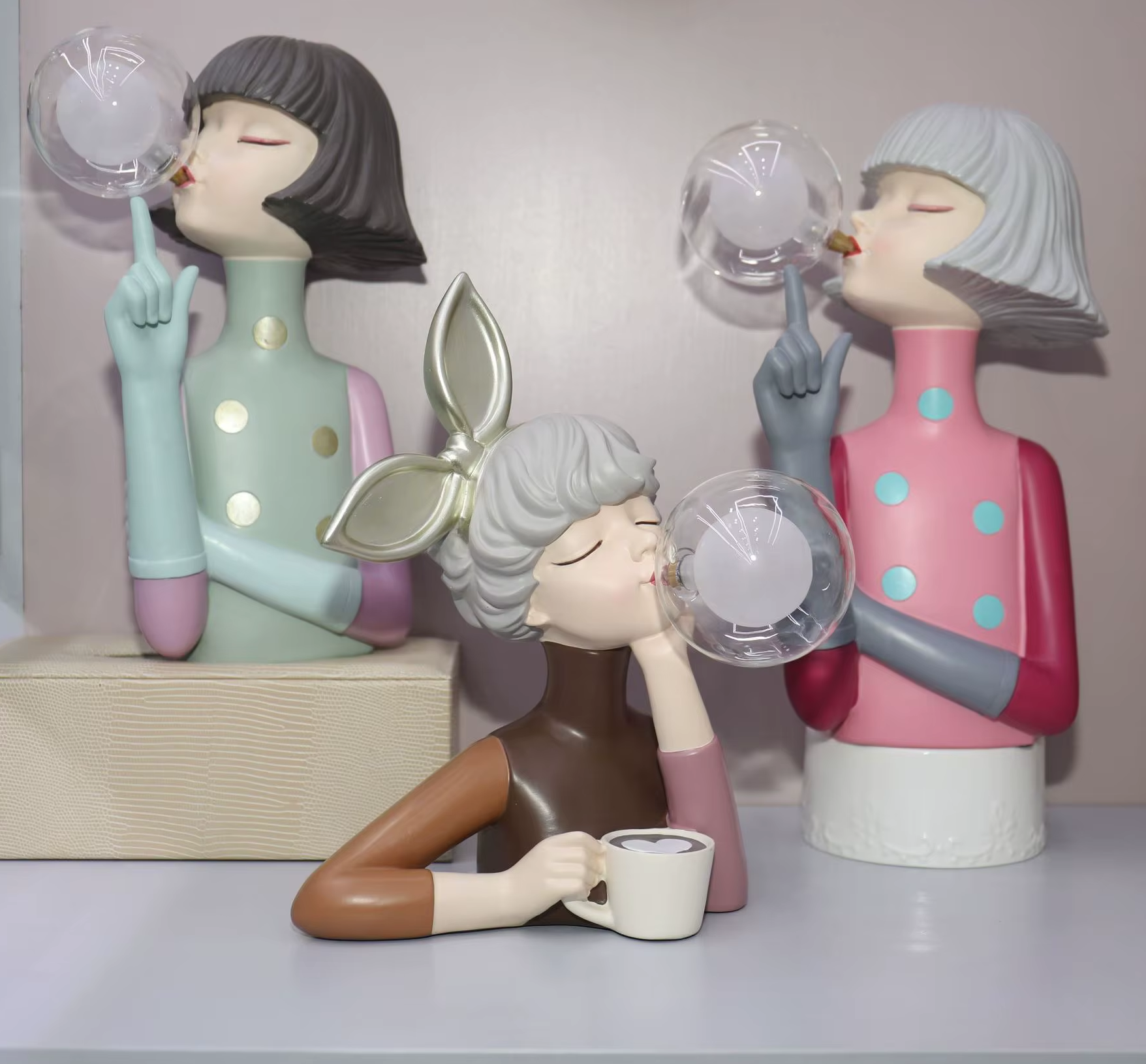 Blowing Bubble Gum Girl Lamp