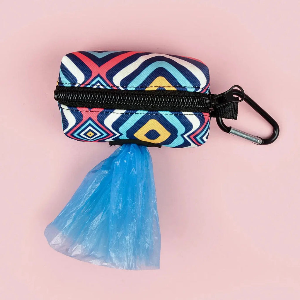 Cute Valentine’s Day Pet Poop Bag Holder – Clip-On Dispenser for Dog Leash (Bags Not Included)