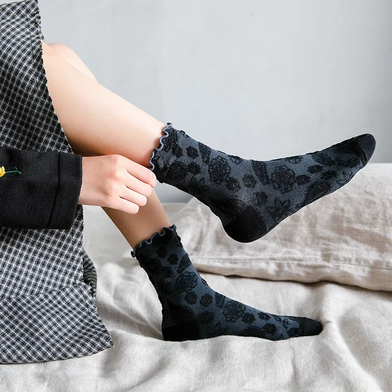 Harajuku Retro Vintage Frilly Ruffle Socks Women Korean Fashion Lace Flower Crew Socks Ethnic Japanese Kawaii Girls Cute Socks