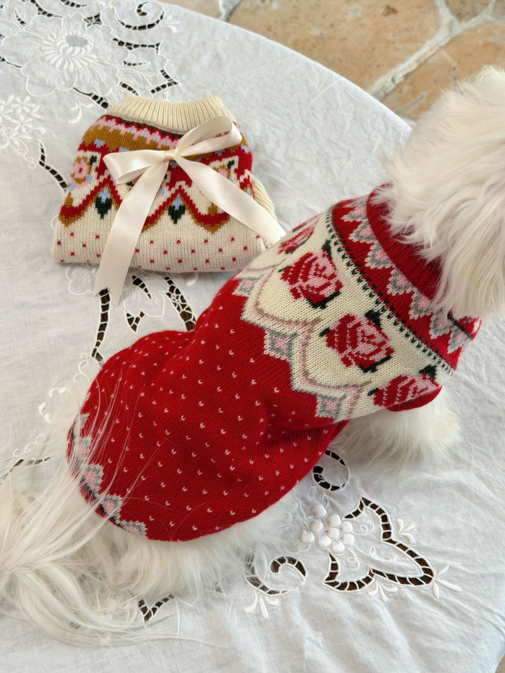 Retro Pet Sweater With New Year Roses Pattern