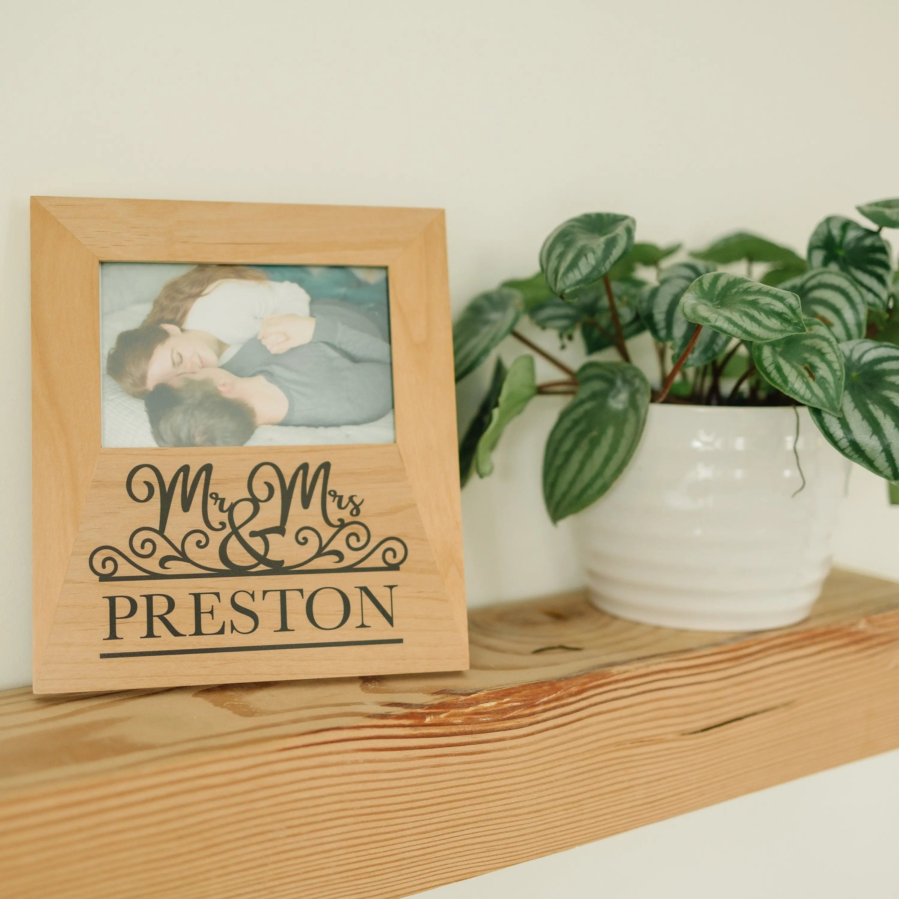 Mr & Mrs Personalized Wood Photo Frame - Mr Mrs Picture Frame - Christmas Gift for Couples - Personalized Wedding Gift - Anniversary Gift