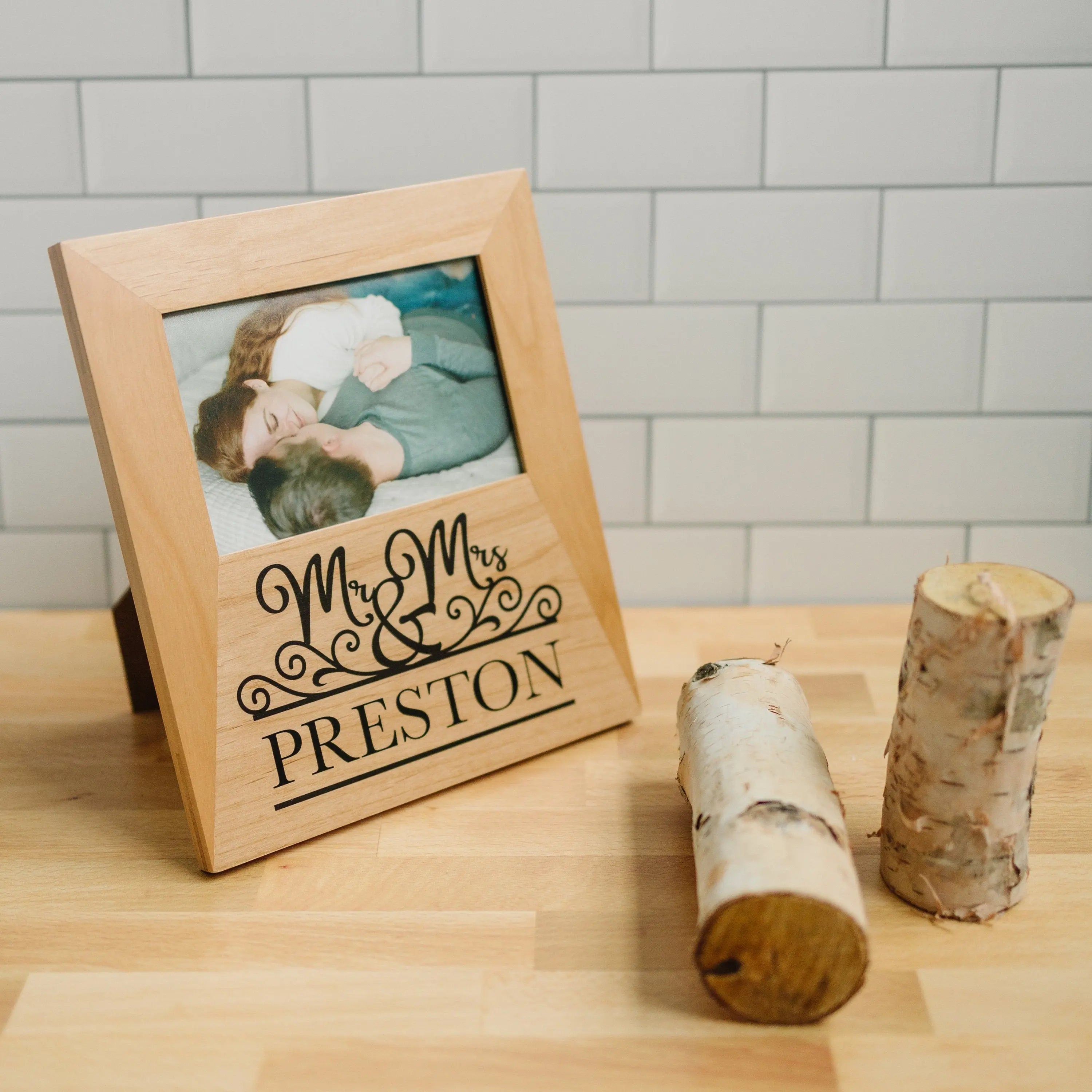 Mr & Mrs Personalized Wood Photo Frame - Mr Mrs Picture Frame - Christmas Gift for Couples - Personalized Wedding Gift - Anniversary Gift